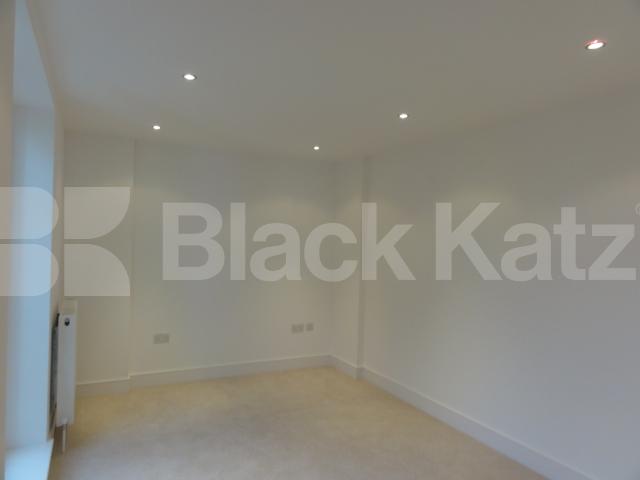 			NEW INSTRUCTION, 2 Bedroom, 1 bath, 1 reception Apartment			 Gloucester Court, Rowcross Street, Bermondsey